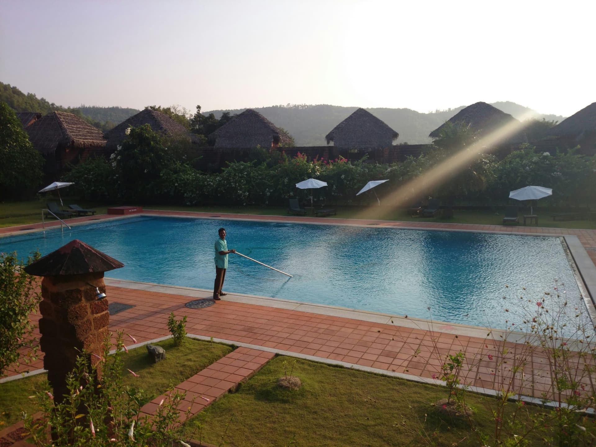 Pool Maintenance & Cleaning